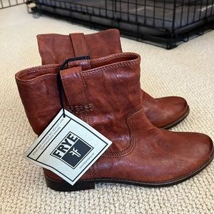 FRYE Women’s Genuine Leather Short Boot